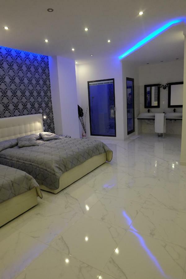 White Idromassaggio Su Richiesta Holiday home